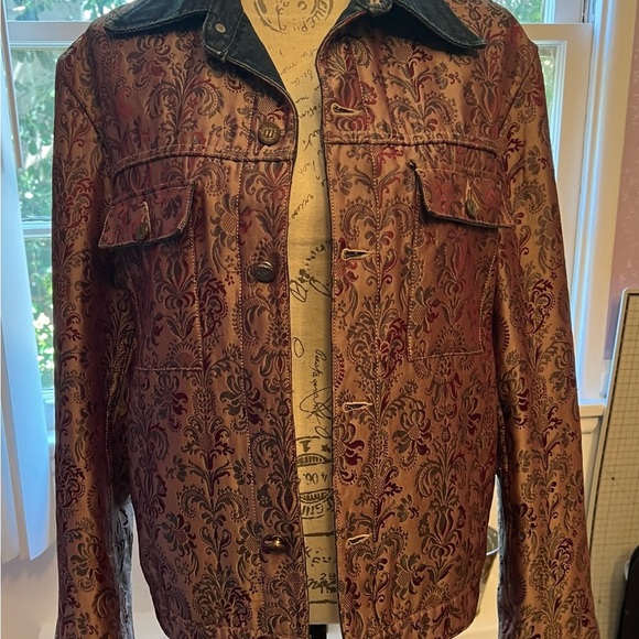 Men’s SZ M, Gold, Burgundy & Blue Lightweight Denim Jacket with Textured Fabric. - Picture 15 of 17